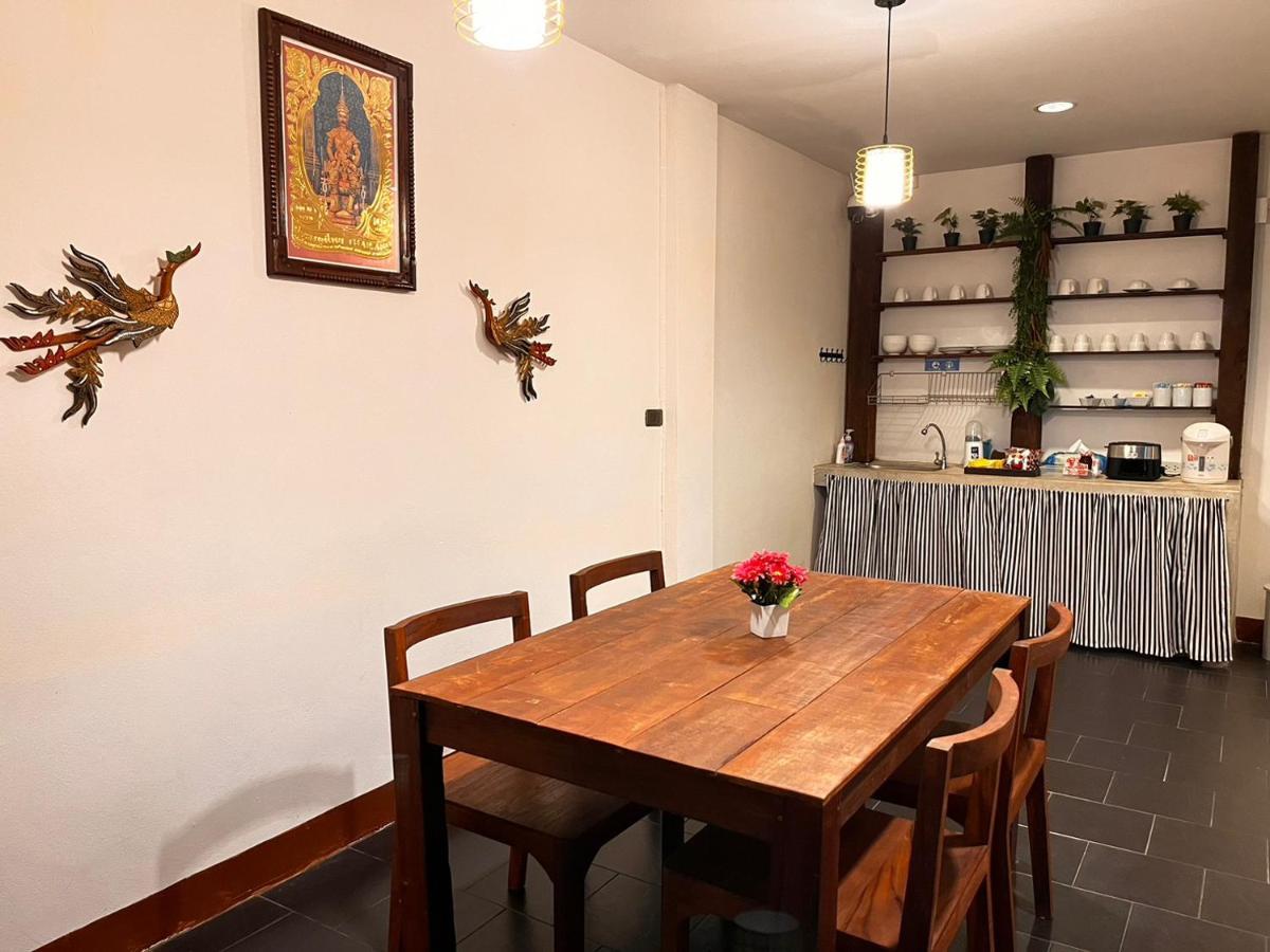 Baingern Living Place Хостел Чиангмай